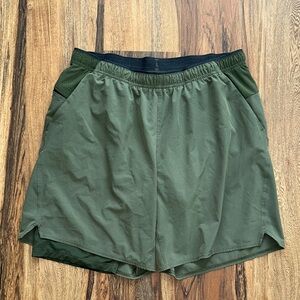Men’s REI Green Athletic Shorts Size Large